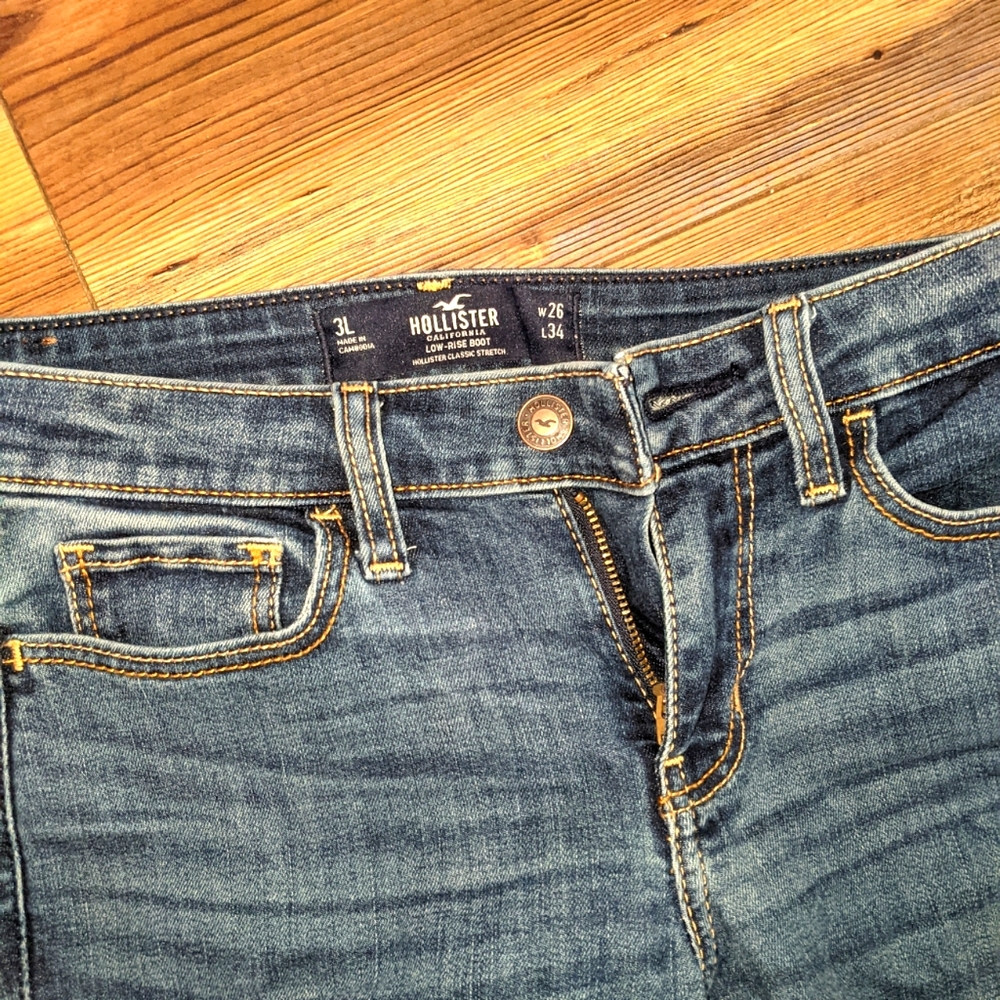 Holister Low Rise Jeans- Size 3L